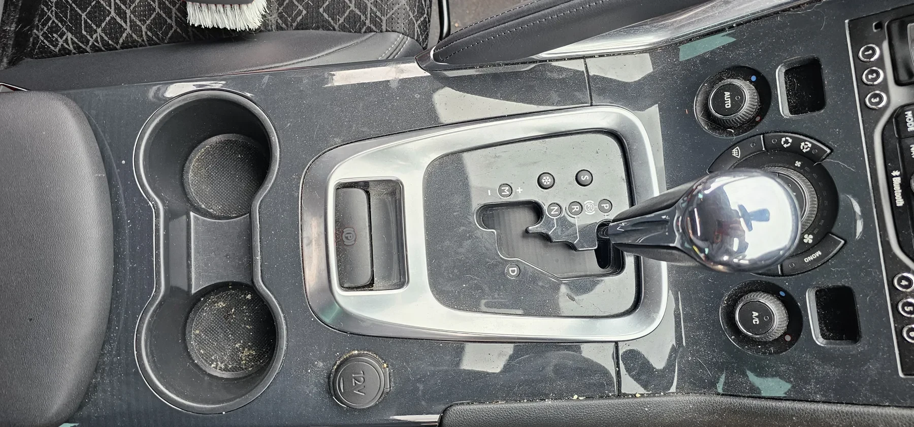 Centre console before cleaning